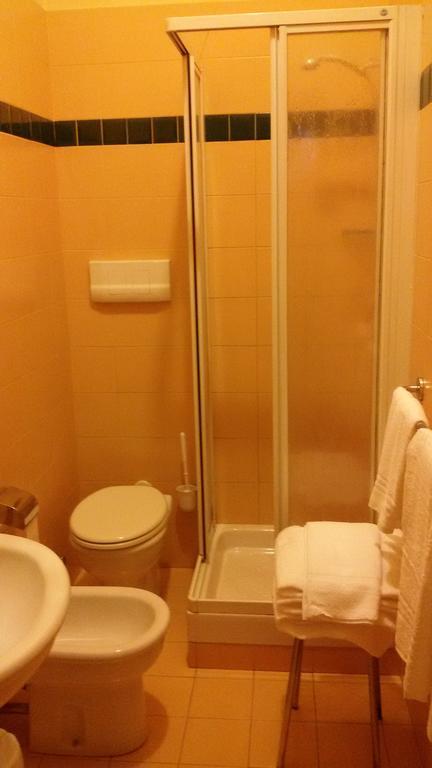 Hotel Quattro Strade Гарбаньяте-Міланезе Екстер'єр фото